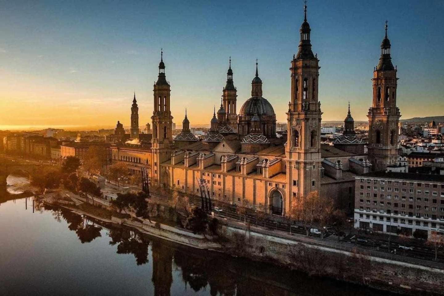 Centric El Secreto Del Pilar Comotucasa Zaragoza Kültér fotó